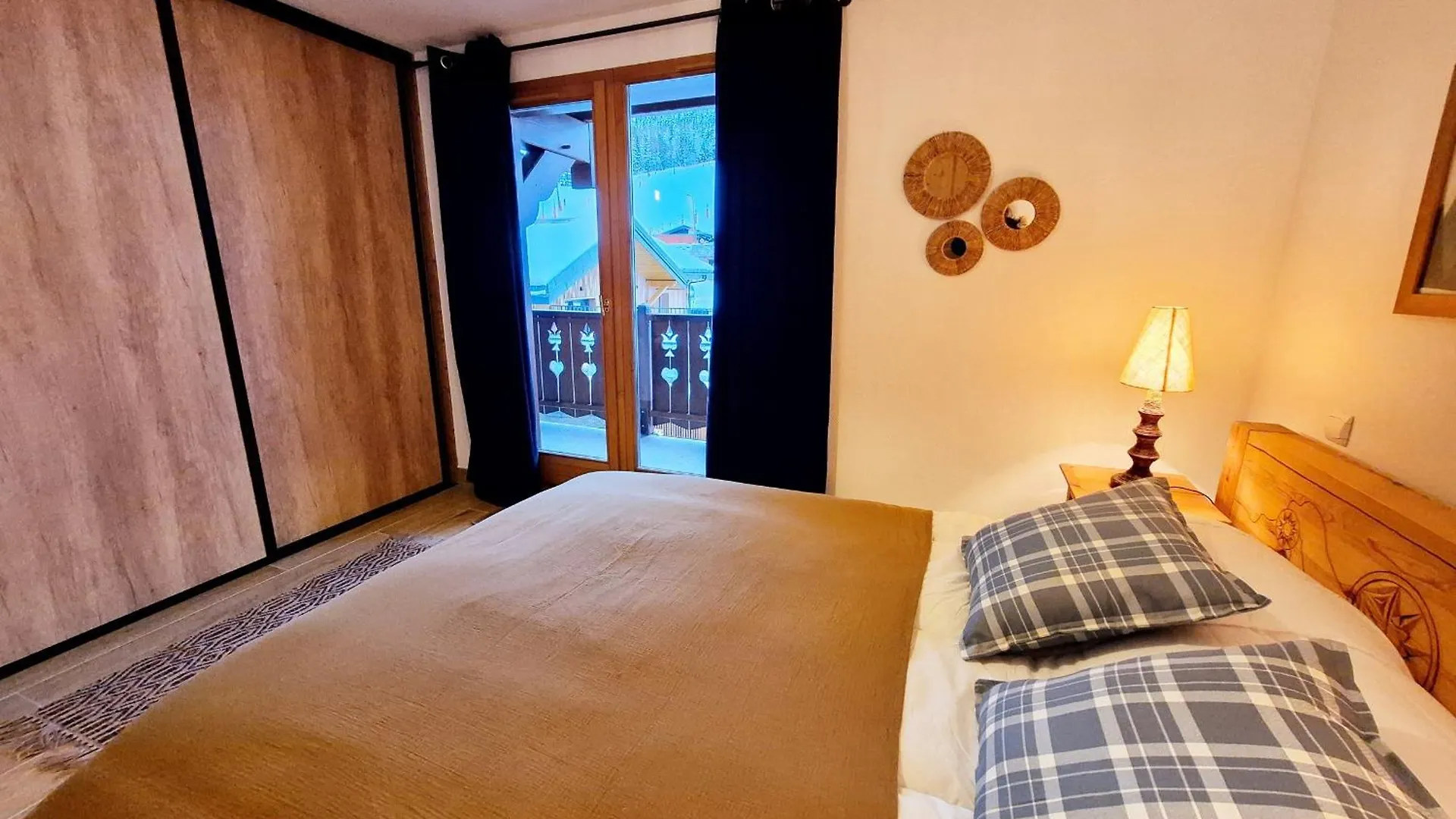 Duplex Renove Au Centre Avec Parking Et Wifi - Fr-1-755-26 Apartman La Plagne 0*,  Franciaország